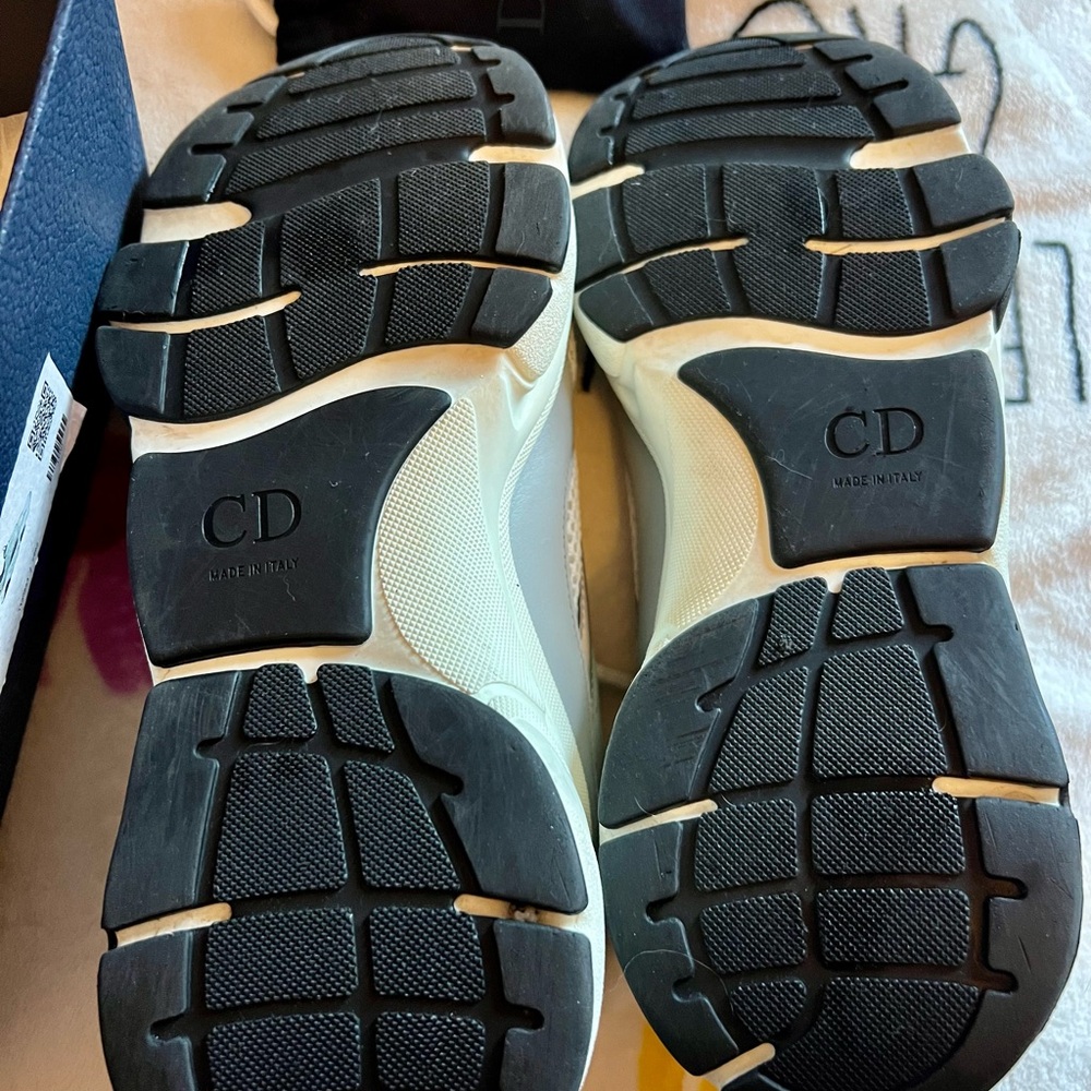 Dior Gray and Purple Luxury Sneakers Authentic and Like New - Picture 5 of 5